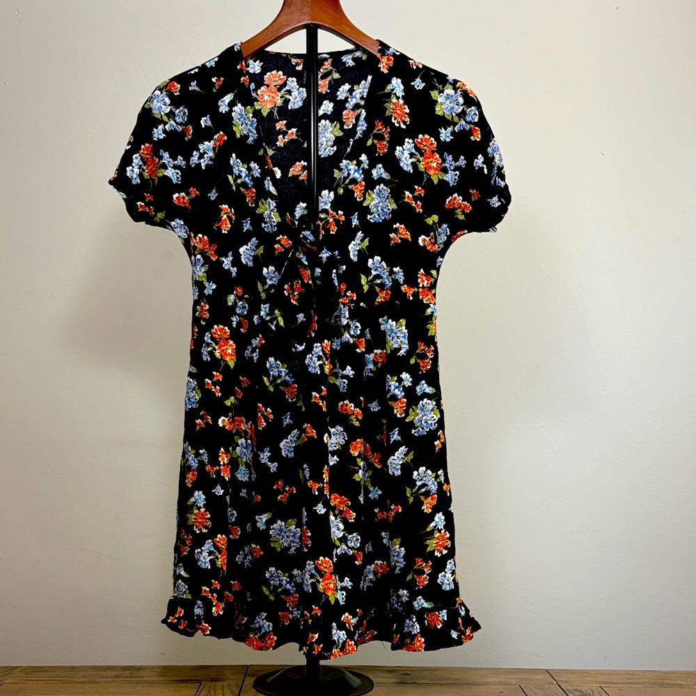 Floral dress on a black base background